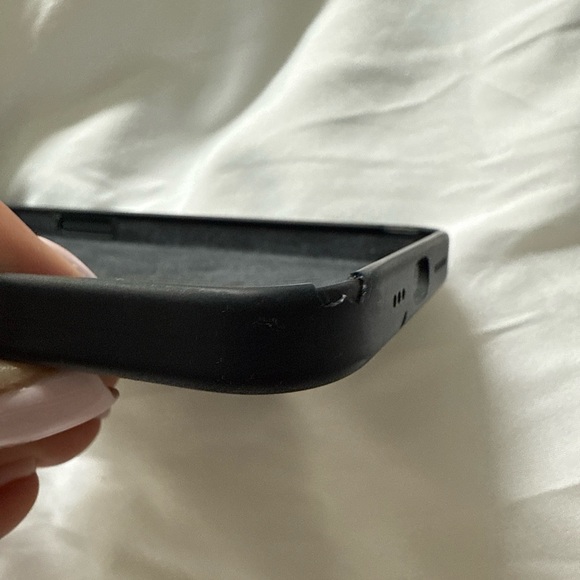 Apple iPhone 13 pro black silicone case - Picture 4 of 4